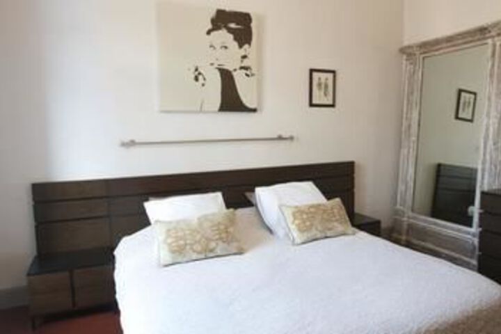Room 9 of 21