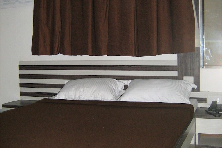 Room 27 of 42