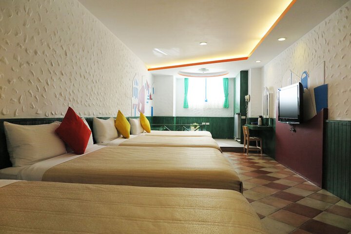 Room 26 of 46