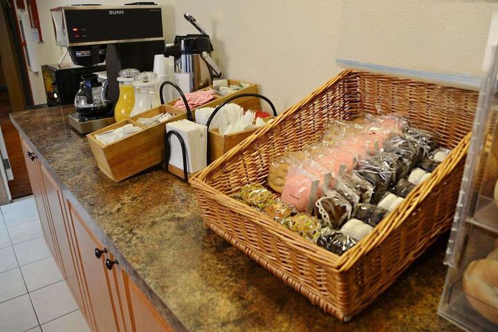 Breakfast/Coffee Service 42 of 51