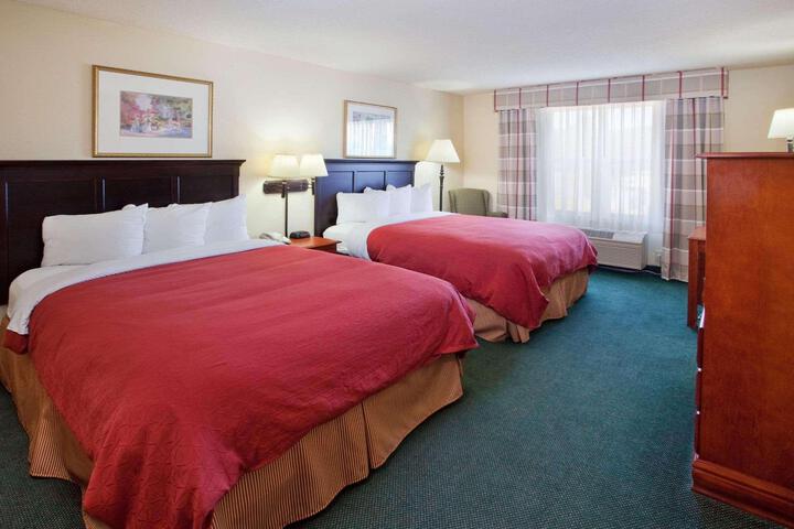 2 Queen Beds (4 of 5)