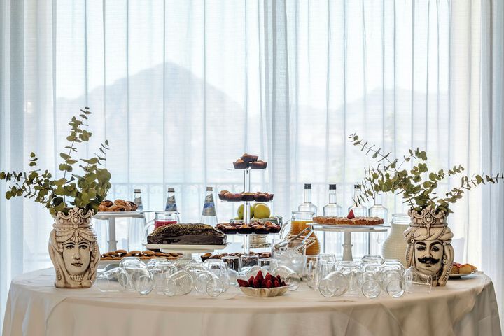 Dining 106 of 128