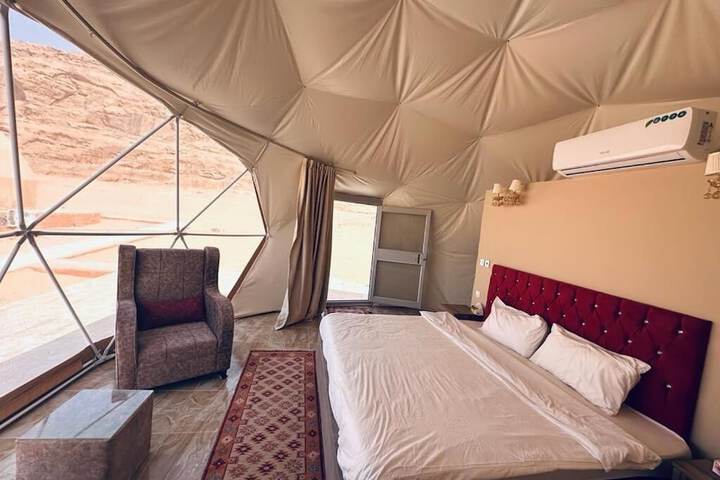 Room 4 of 76