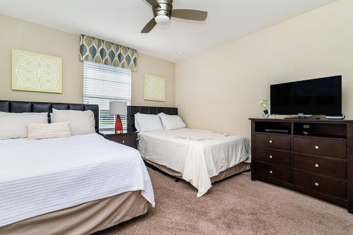 Room 9 of 39