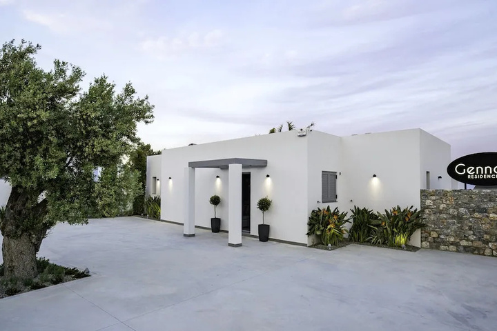 Gennadi Residences