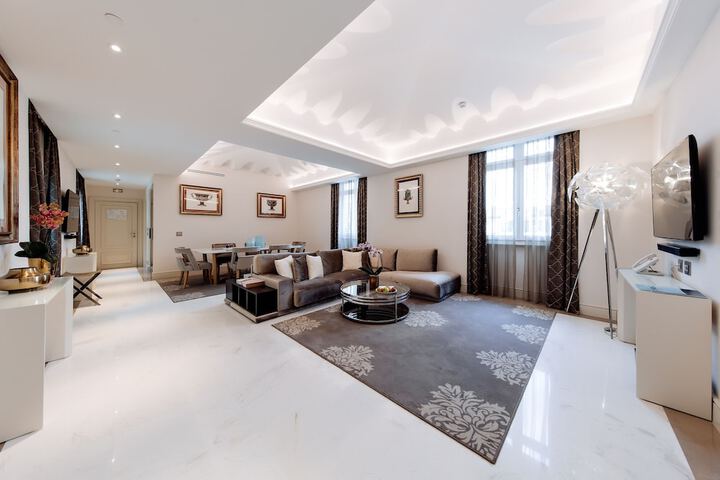 Room 90 of 168