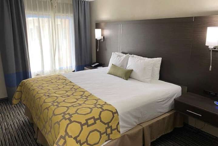 Room 10 of 23