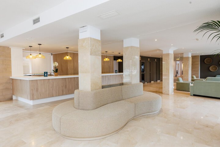 Hotel Interior 9 of 149