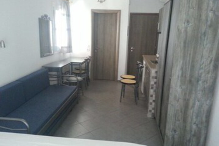 Room 8 of 8