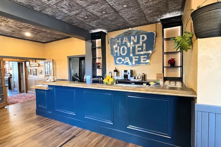 Dining 35 of 45