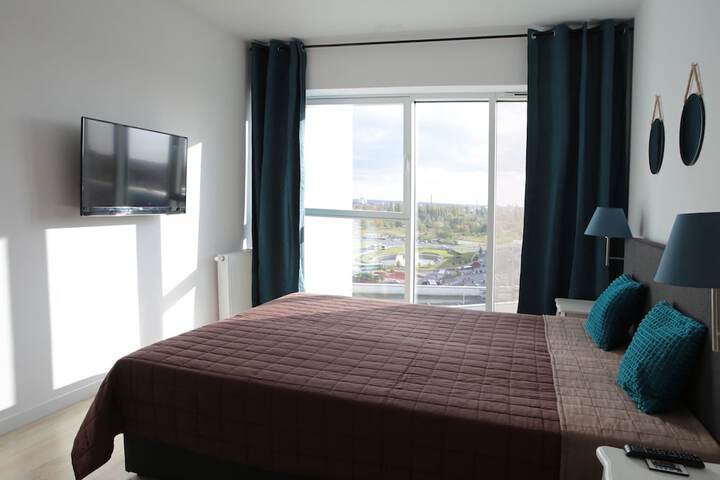 Room 4 of 155