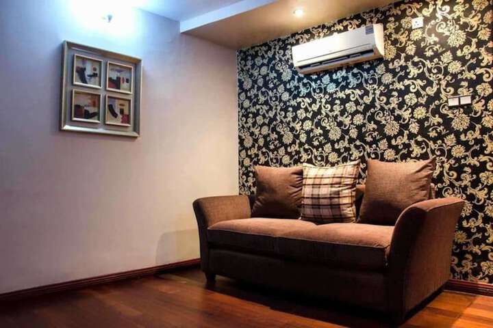 Room 11 of 22