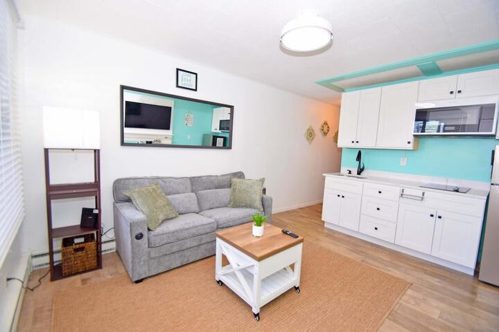 Room 4 of 9