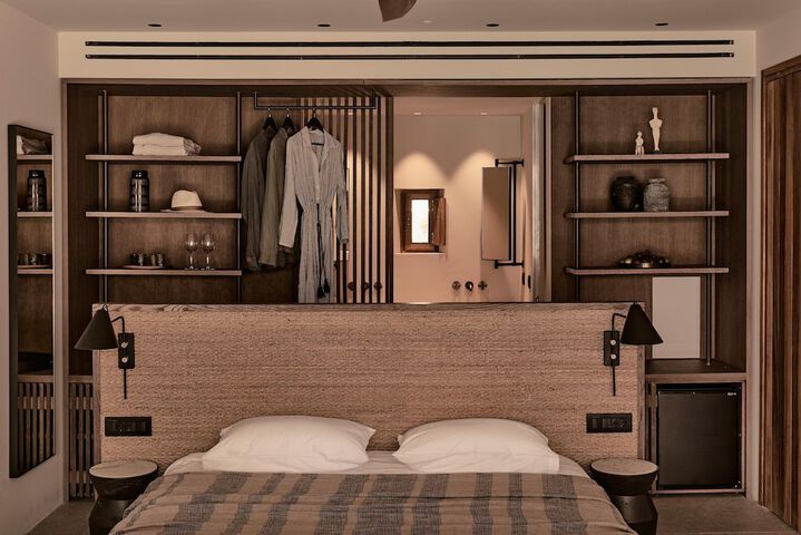 Room 41 of 166