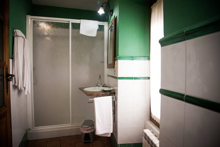 Room 33 of 66
