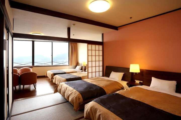 Room 10 of 27