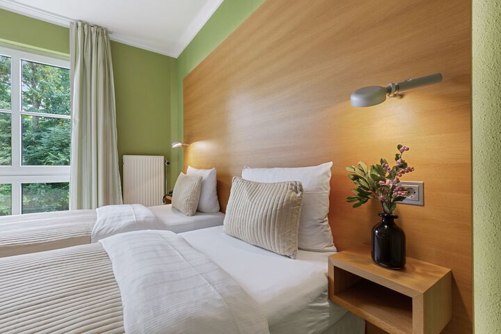 Room 10 of 43