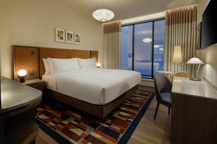 Room 32 of 114