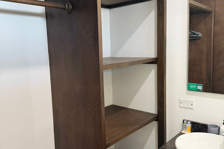 Room 16 of 26