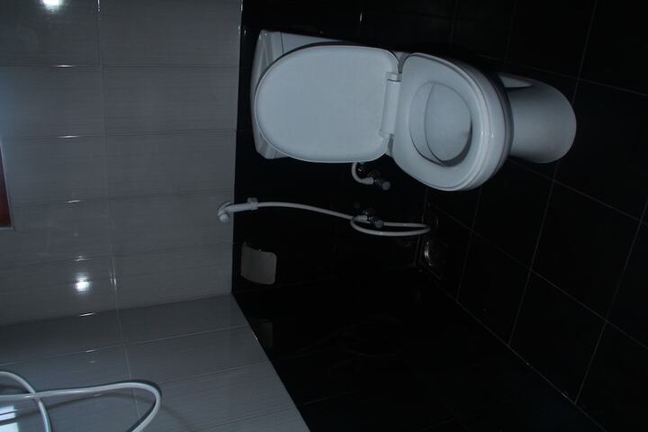 Room 7 of 8