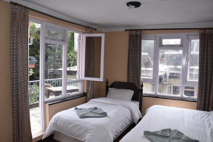 Room 12 of 49