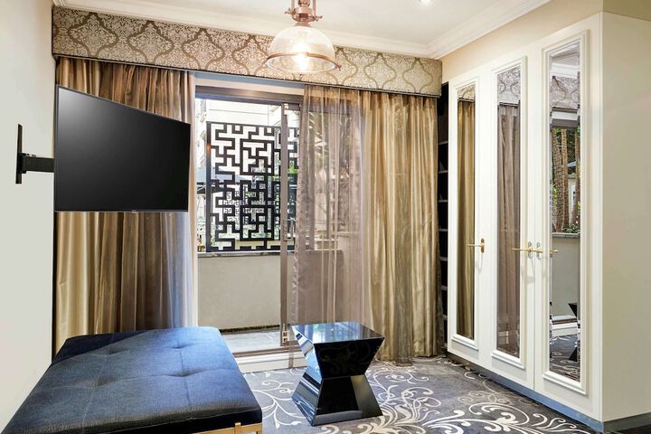 Room 36 of 156