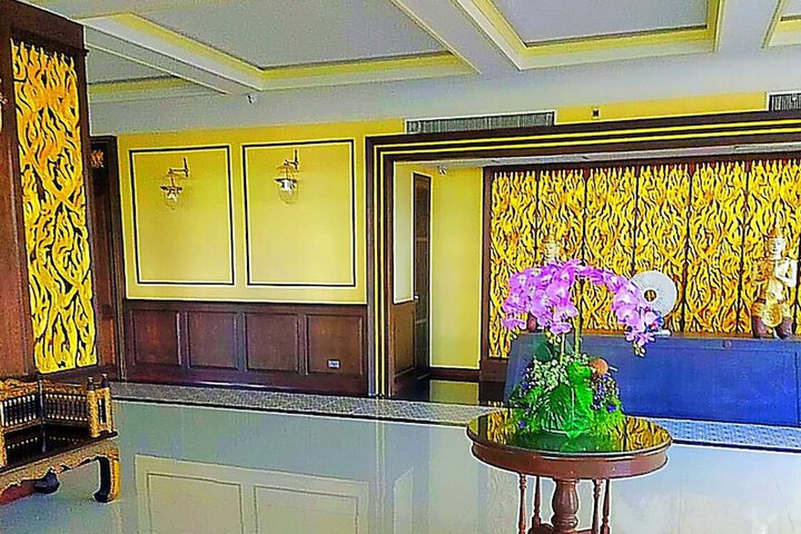 Hotel 2 of 192