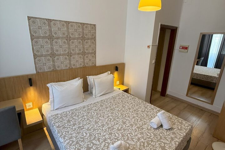 Room 80 of 157