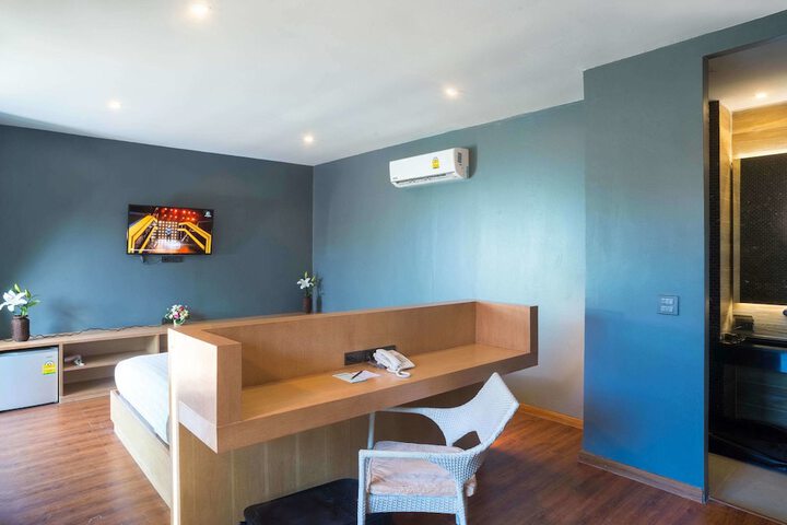 Room 8 of 60