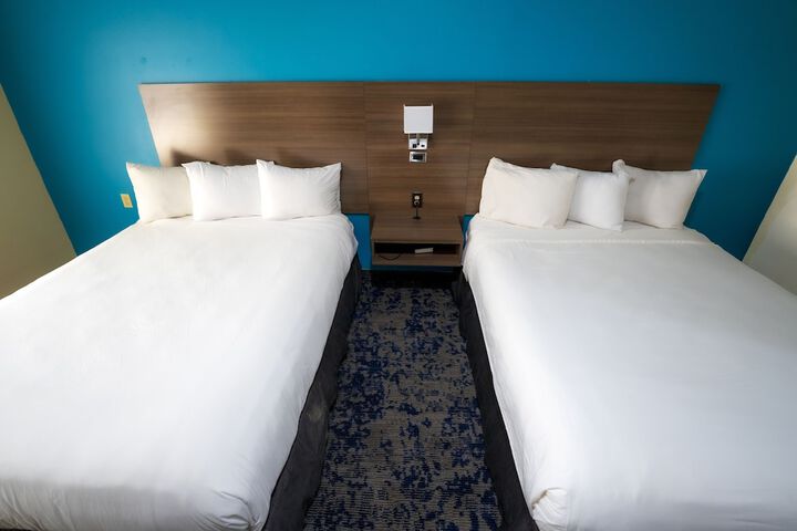 Room 4 of 28