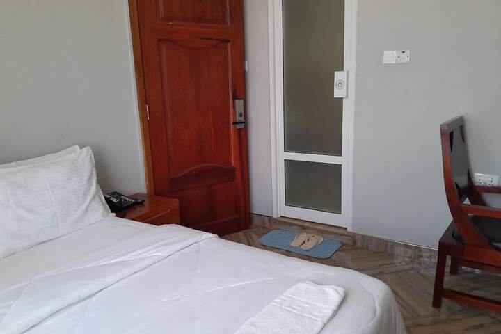 Room 35 of 74