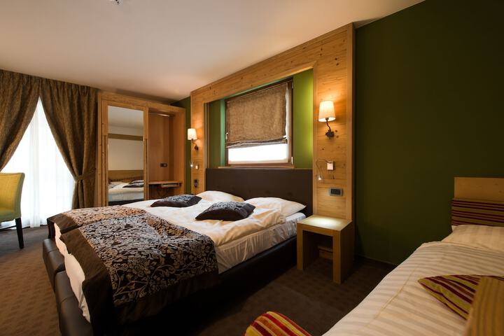 Room 34 of 75
