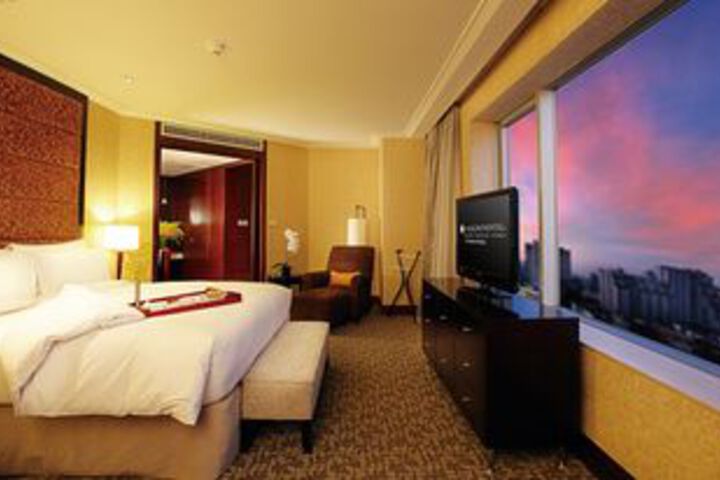 Room 43 of 93