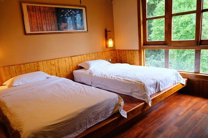 Room 4 of 111