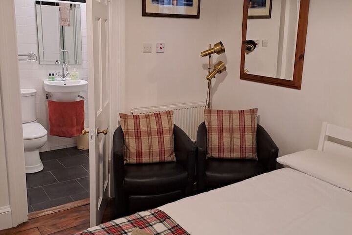 Room 5 of 22