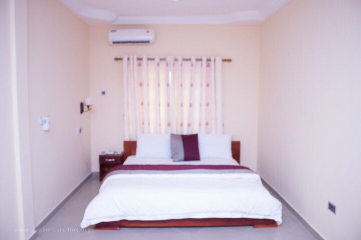 Room 8 of 21
