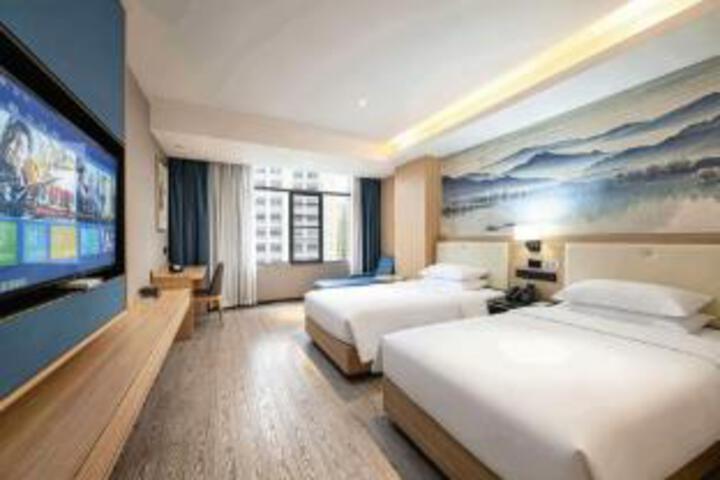 Room 21 of 21