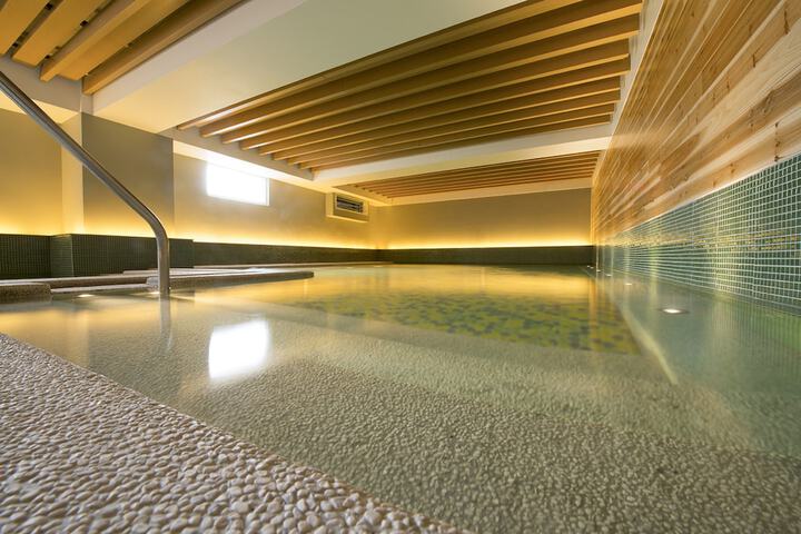 Pool 25 of 40