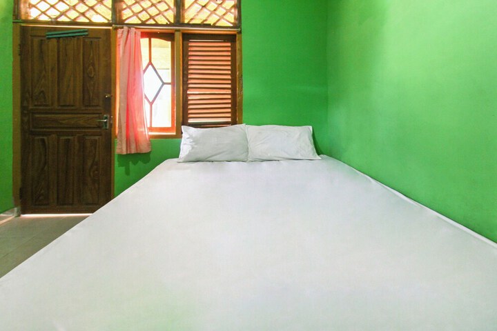Room 13 of 20