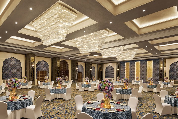 Ballroom/Hall 93 of 110