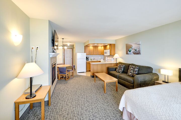 Room 121 of 198