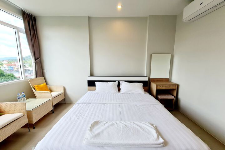 Room 10 of 21