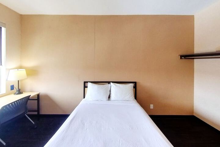 Room 4 of 10