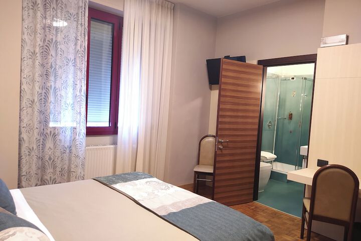 Room 38 of 60