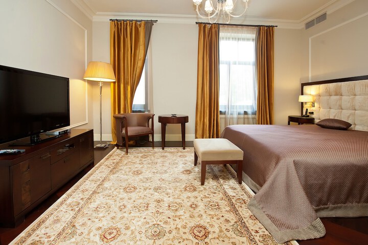 Room 20 of 166