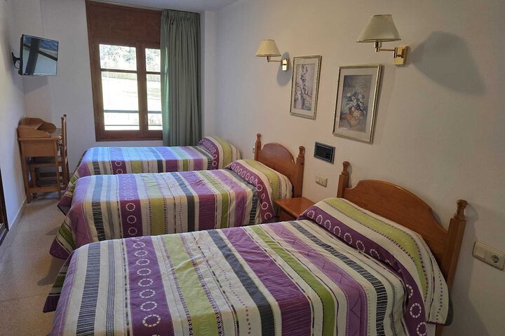 Room 4 of 7