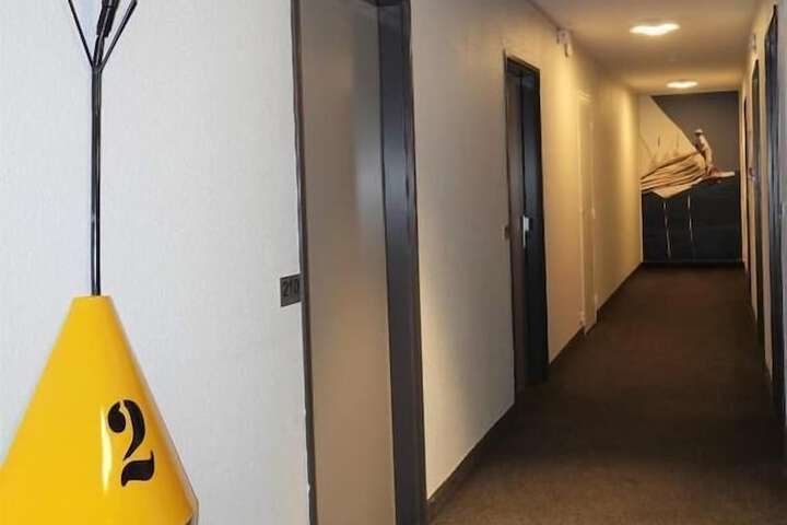 Room 11 of 46