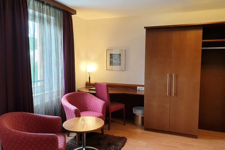 Room 36 of 86