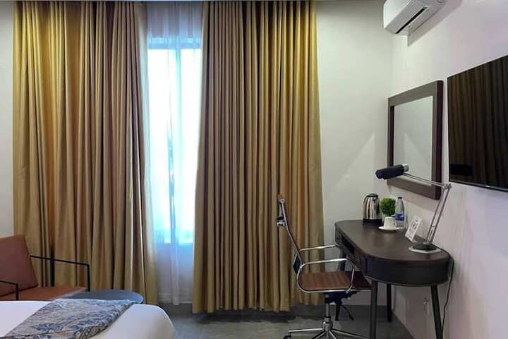Room 5 of 24