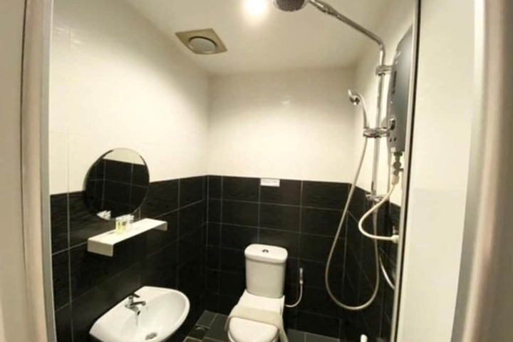 Room 7 of 27